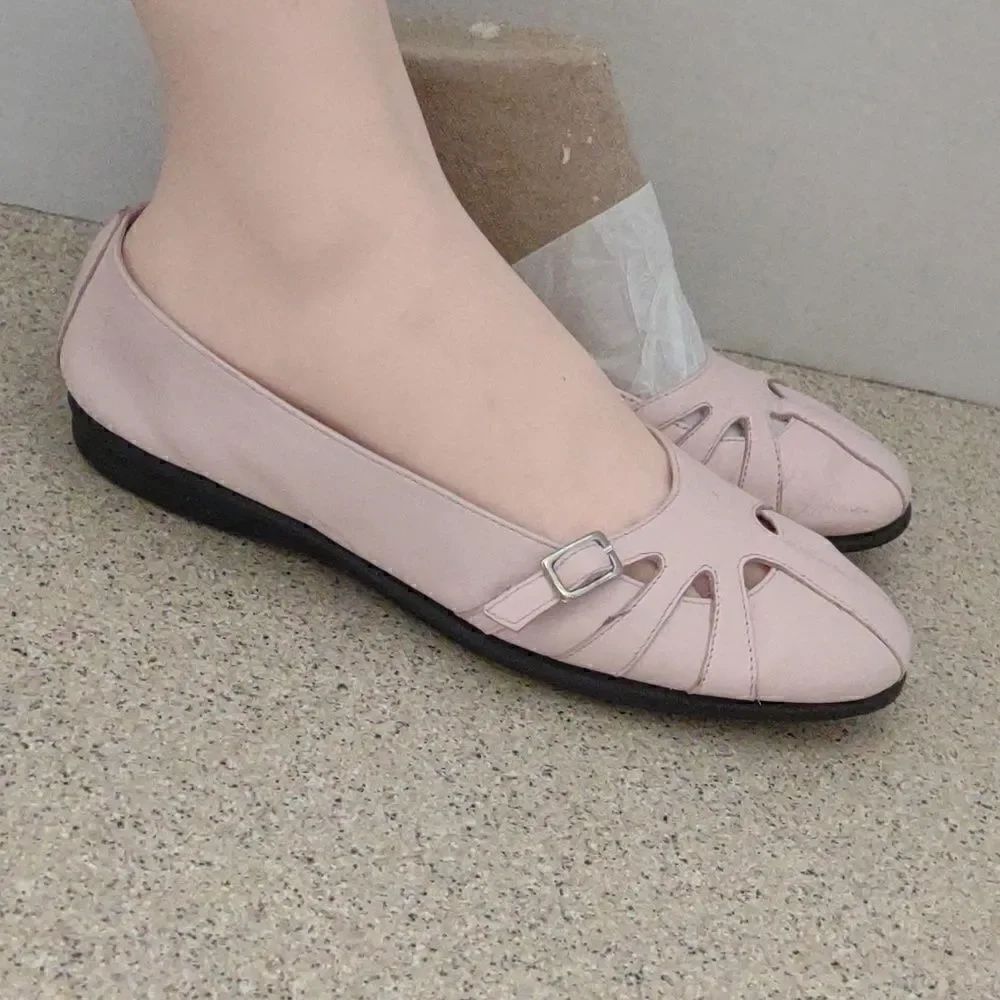 👍Aerosoles Size 6 Pink Flats Leather. A7